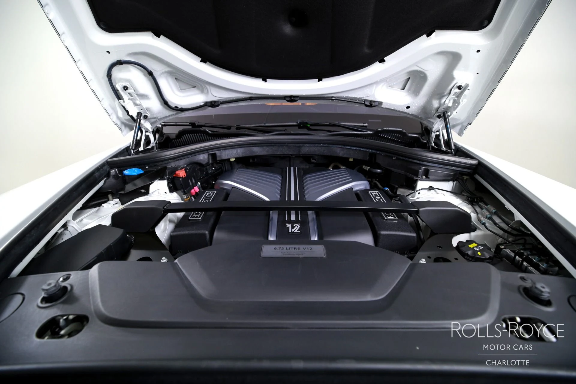 mph038_171159446_Used_2022_Rolls_Royce_Black_Badge_Cullinan_1764197182_446b89eb19