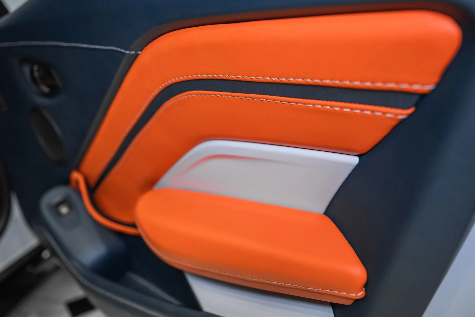 mph038_1737423619_Used_2019_Aston_Martin_Vantage_1790176598_97d33135d2