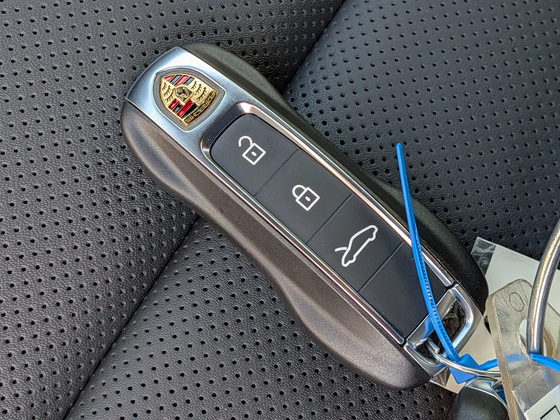 mph038_1793478269_ead211c97980c54de12699290d553e13x_9b2cacbac2