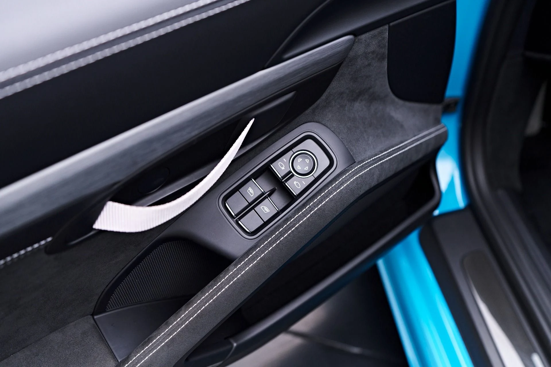 mph038_1799825230_Used_2021_Porsche_718_Cayman_GT_4_1753215060_526e30fbd5