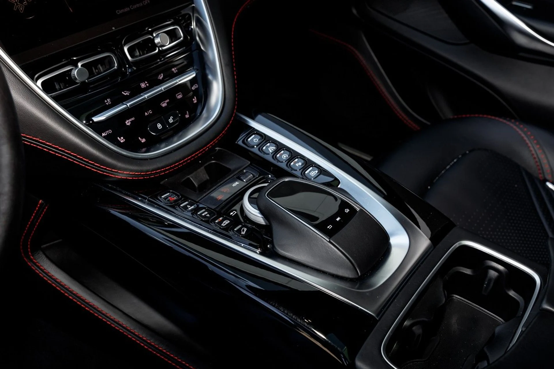 mph038_181222934_Used_2021_Aston_Martin_DBX_365d4039e3