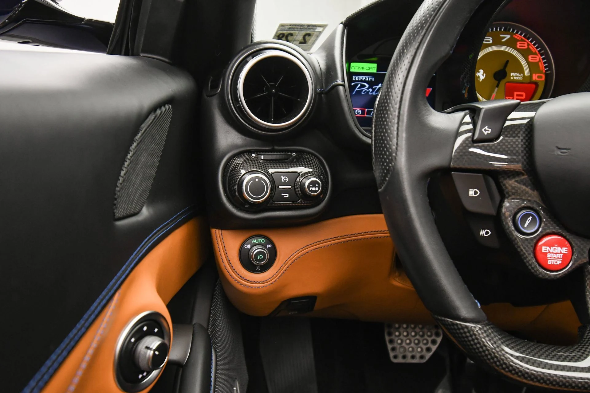 mph038_182478508_6267939a984147cfb77326189590d8de_9db83efd2e