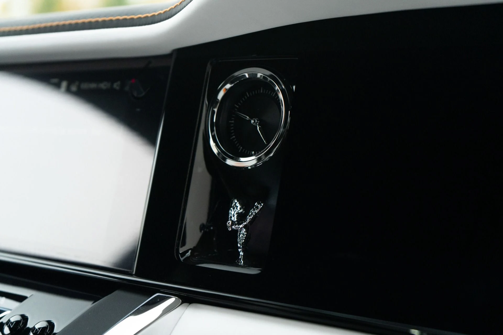 mph038_1834840429_Used_2026_Rolls_Royce_Cullinan_1765925177_8019df3646