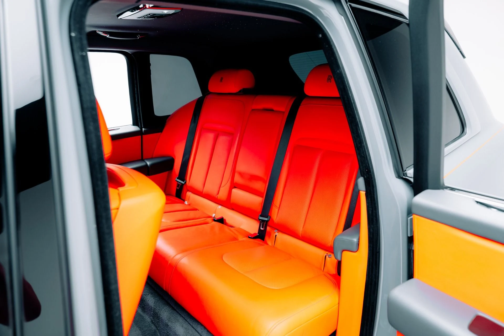 mph038_183629159_Used_2020_Rolls_Royce_Cullinan_1764611754_b0ac5dfe25