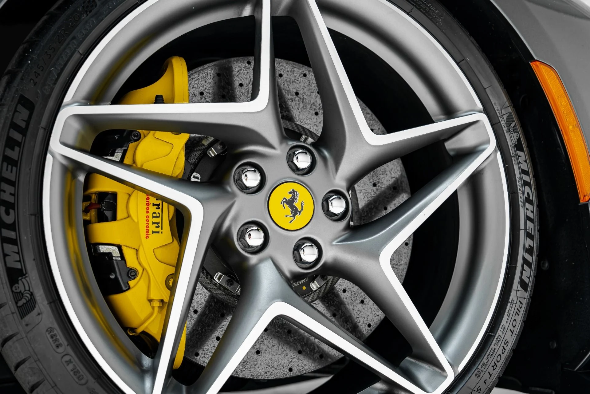 mph038_1859674632_Used_2022_Ferrari_F8_Spider_1788910694_f8b72080c8