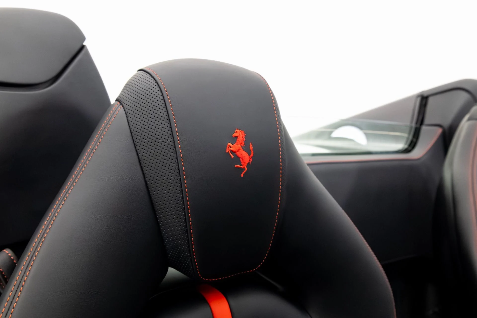 mph038_1864292354_Used_2022_Ferrari_F8_Spider_1769204210_1d5787007d