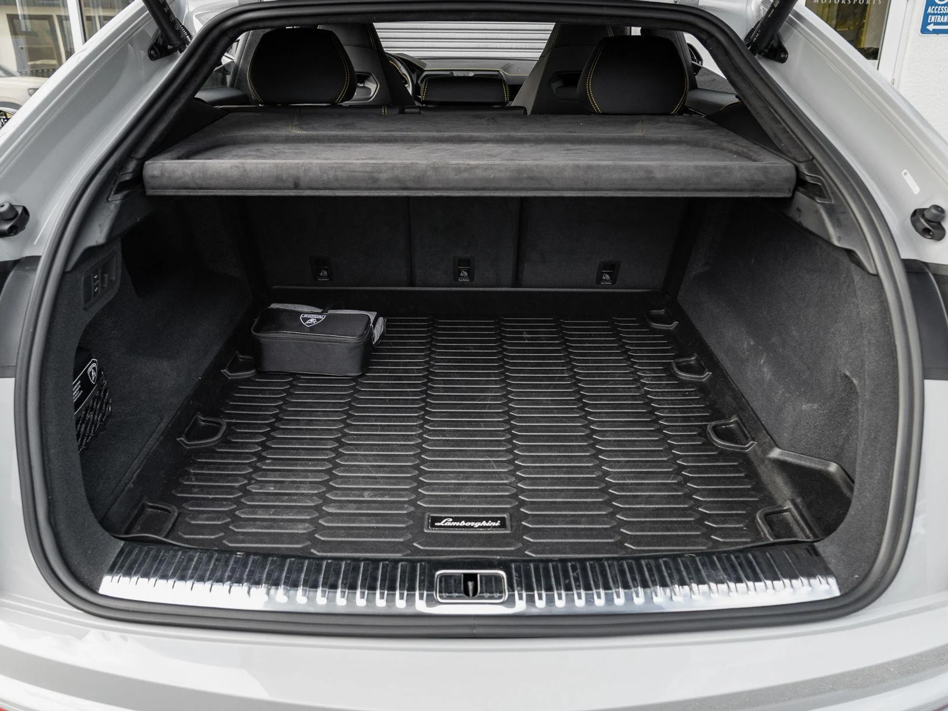 mph038_1876051130_Used_2022_Lamborghini_Urus_AWD_1777086185_c8bc4ed5bb