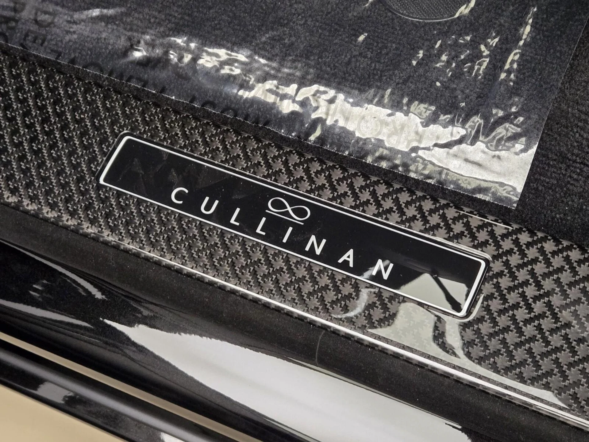 mph038_1876760100_New_2026_Rolls_Royce_Cullinan_Black_Badge_1778304039_111d6f74e1