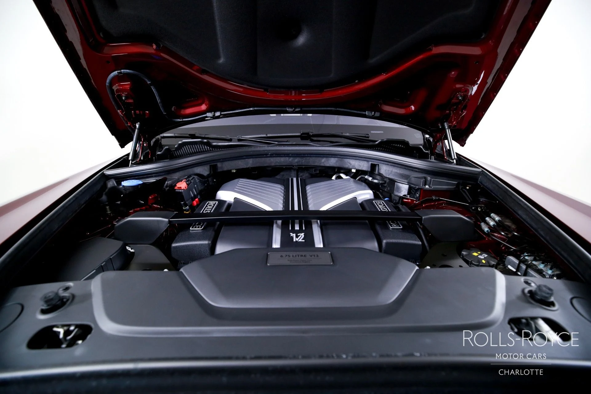 mph038_1878352986_Used_2025_Rolls_Royce_Cullinan_1757533758_2854b655f1