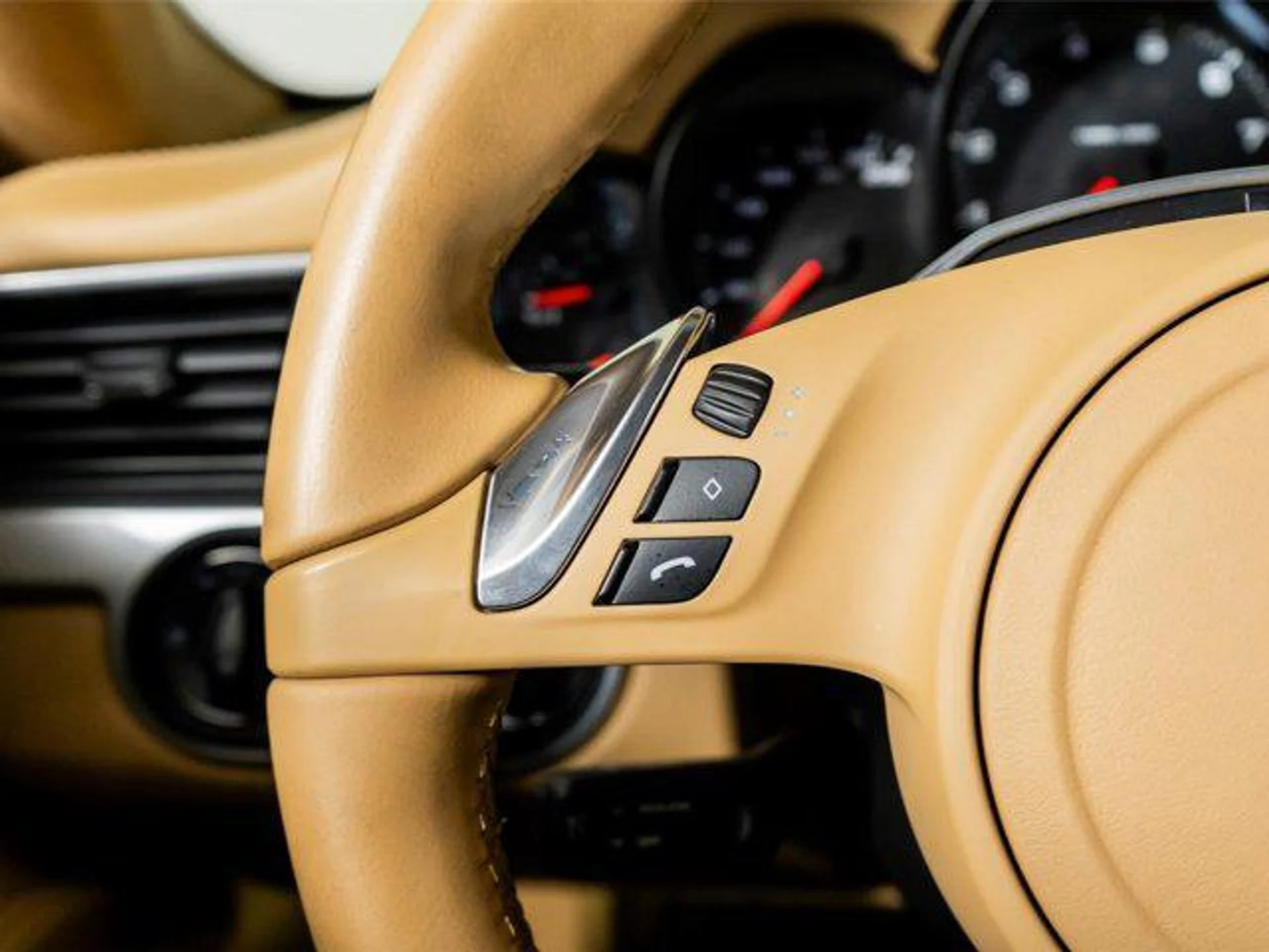 mph038_1887172444_A1i_Lp_Bun_N8_D_Osh_G_Aan_Q2_SG_7_U_Fuw_56bc26dac3