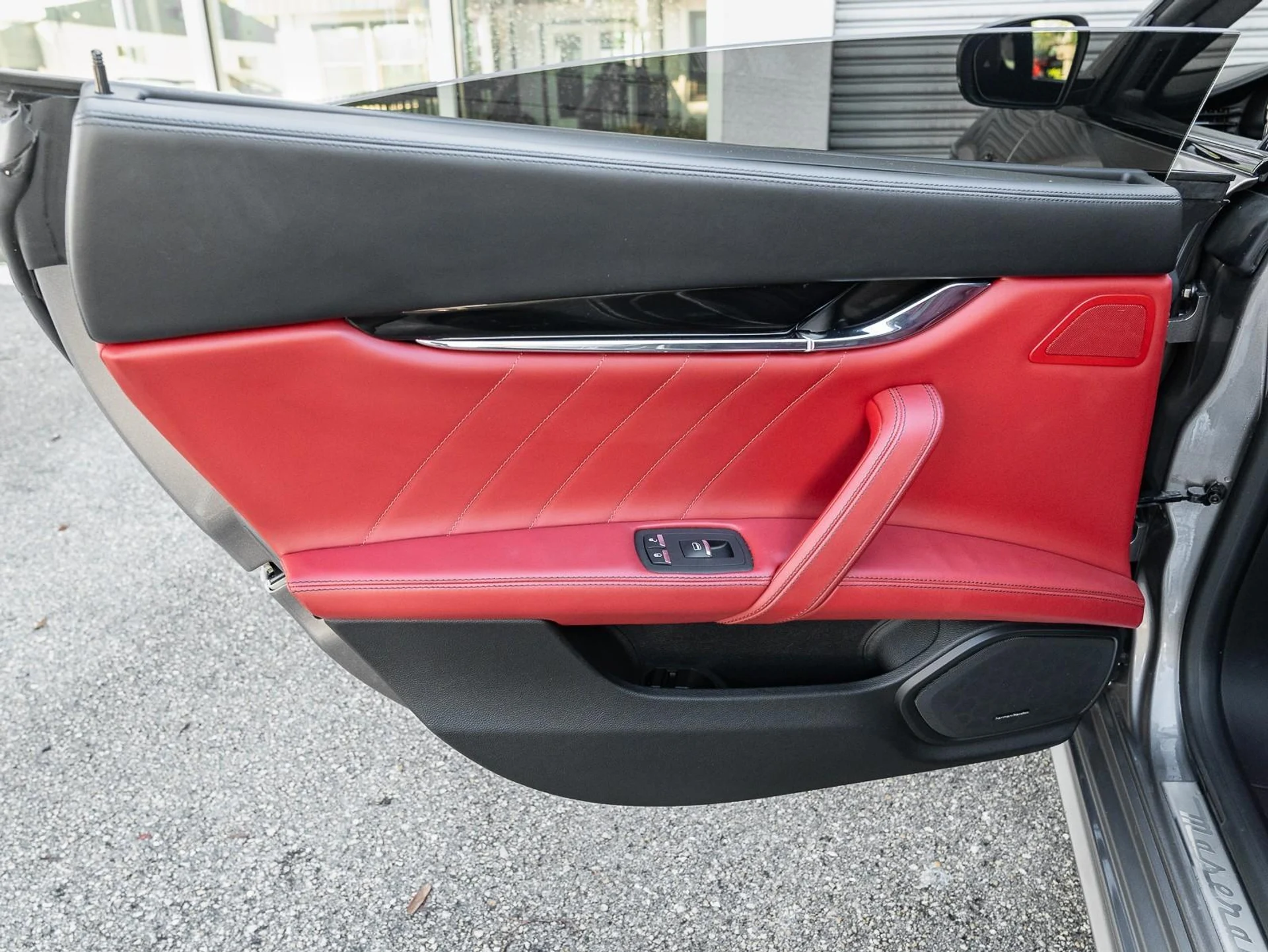 mph038_1888403287_Used_2022_Maserati_Quattroporte_GT_1765231540_62ad335750