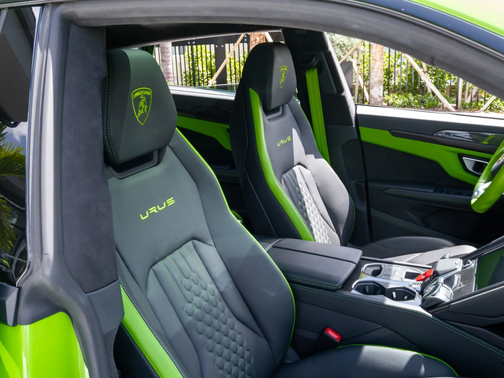 mph038_1890282878_Used_2024_Lamborghini_Urus_S_1775489532_1f0a6db322