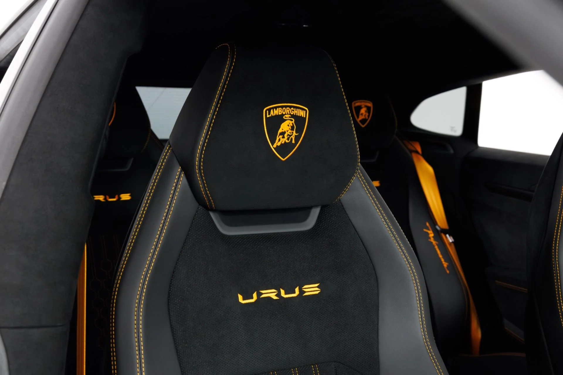 mph038_1899220293_Used_2024_Lamborghini_Urus_Performante_1780601139_4ecd4b0bc4