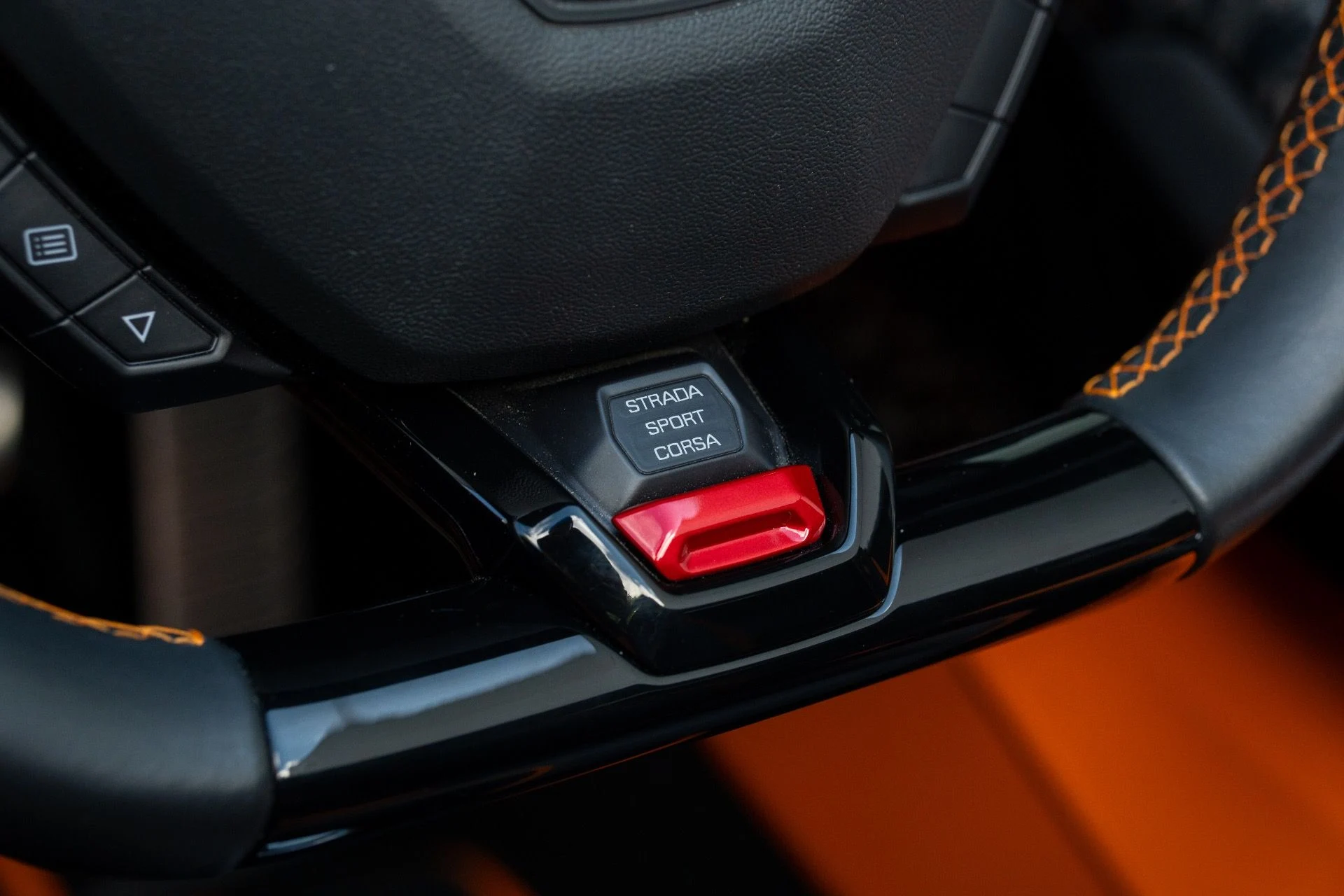 mph038_1903603520_Used_2021_Lamborghini_Huracan_EVO_Spyder_1775496293_45538fbf47