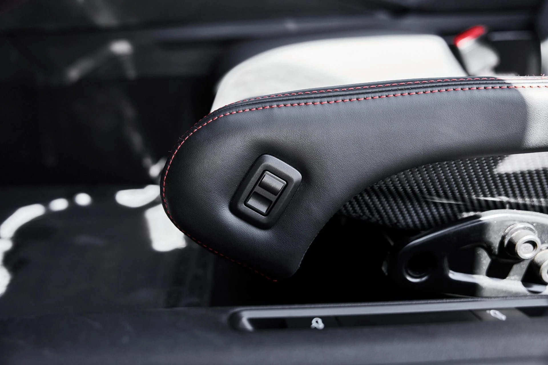 mph038_1904942096_Used_2024_Porsche_911_GT_3_RS_1775094548_889db0f230