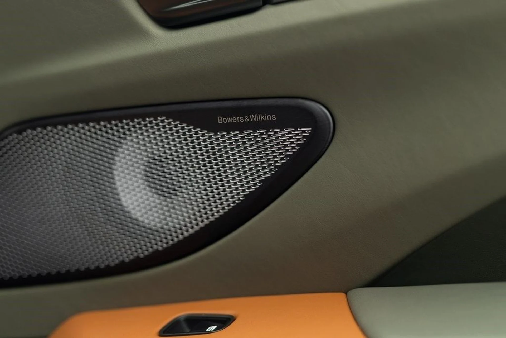 mph038_1918172390_2e263d59bfbf9f2d71defa723b7a613cx_887aff8e6b