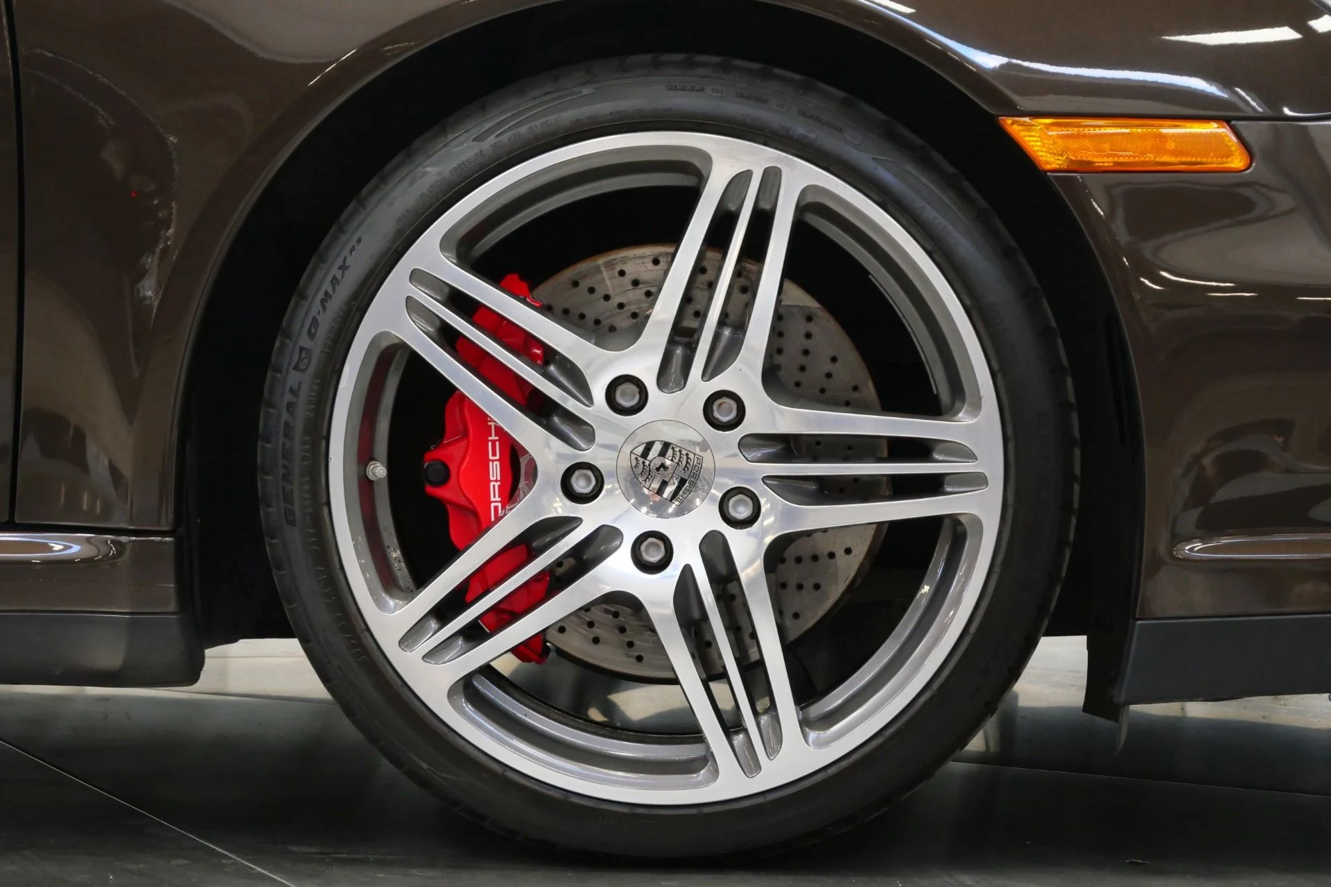 mph038_1918200994_Used_2008_Porsche_911_Turbo_1761154211_0aa0112cea