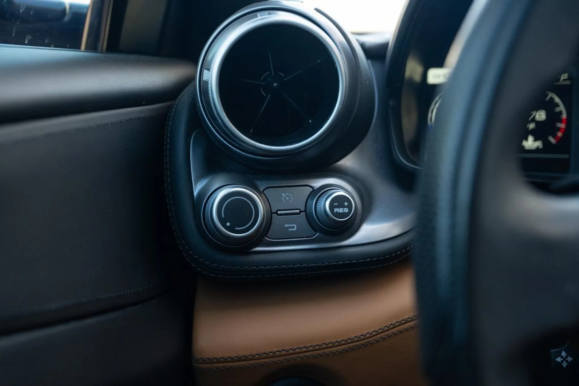 mph038_1929653753_47e5b47050444268a2818c3e31c644e9_0b26ce48c1