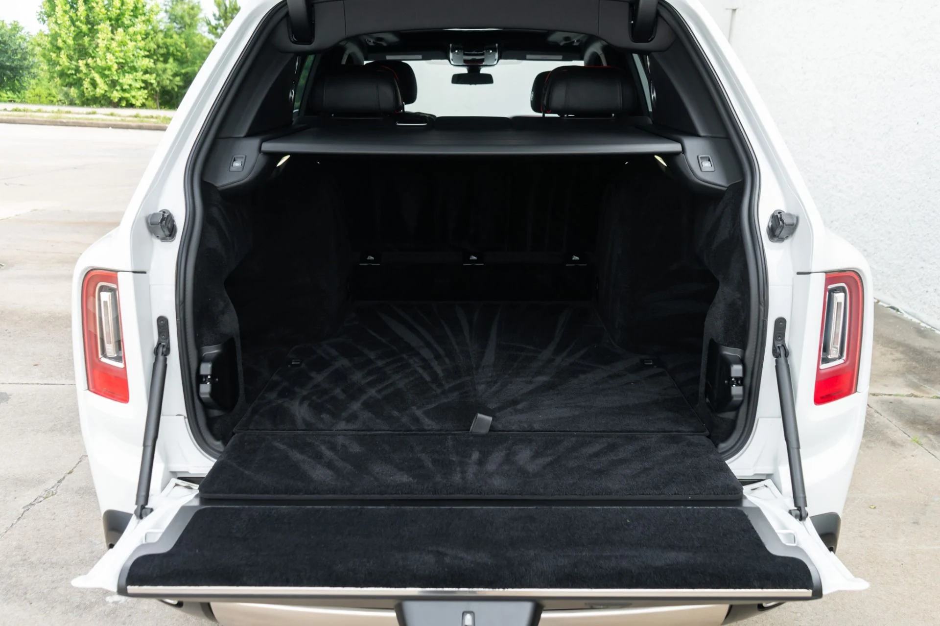 mph038_1931122199_Used_2022_Rolls_Royce_Cullinan_1778888456_a18f1cb0f7