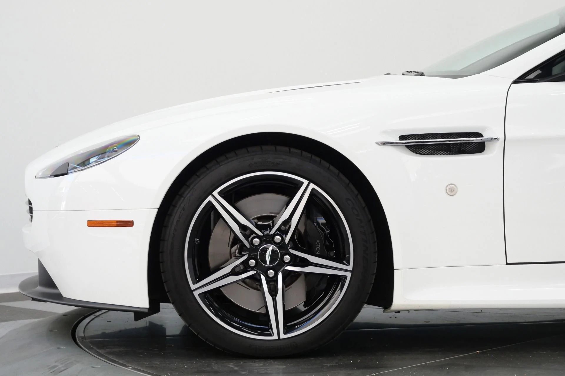 mph038_1942713091_Used_2016_Aston_Martin_V8_Vantage_GT_7_Speed_Manual_Low_Miles_Sport_Exhaust_1777396447_16c28fb919