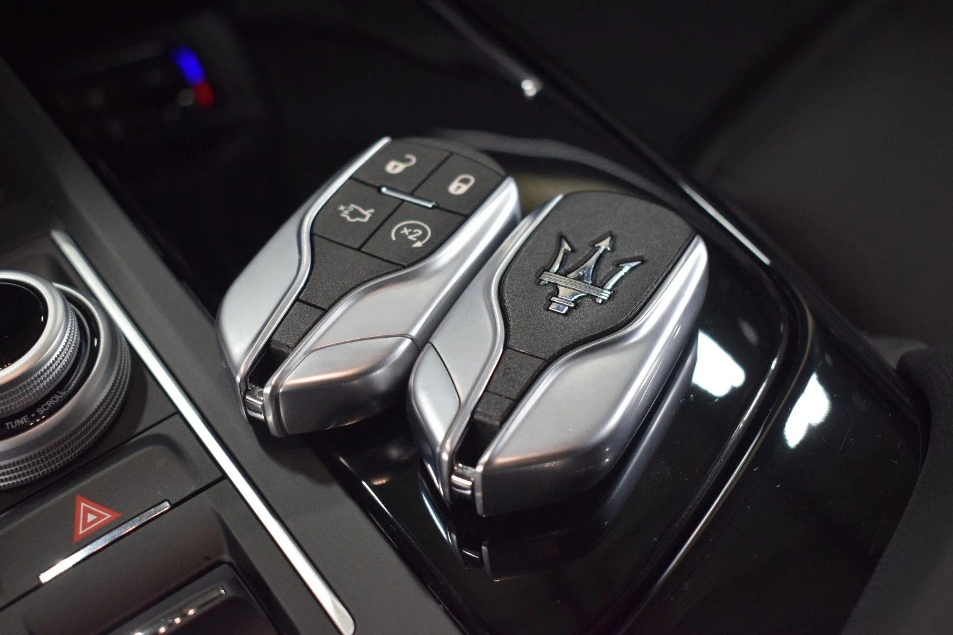 mph038_1946790764_4b0f872d96cbbd55970f9eecbc032089x_9ee1017785