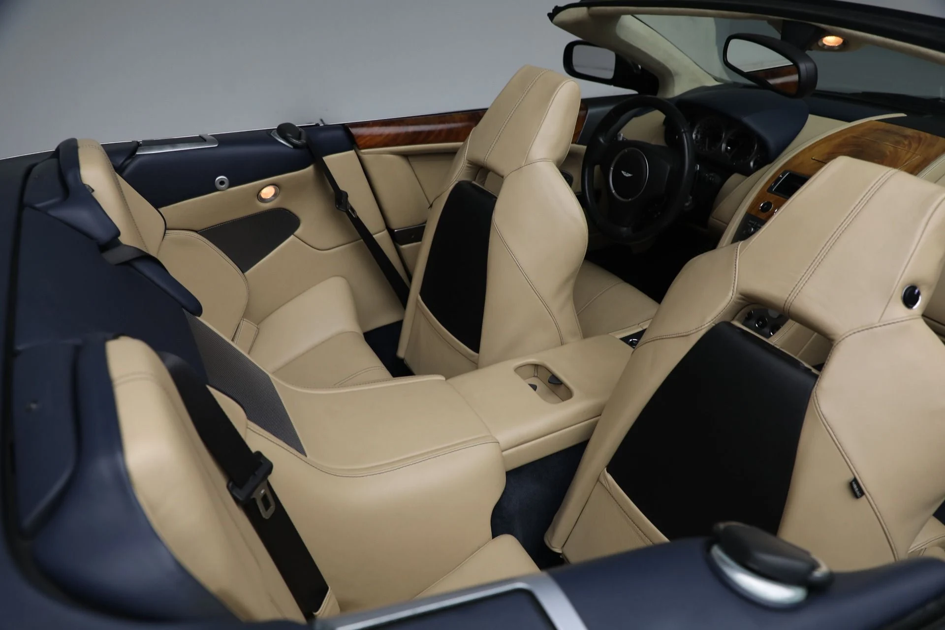 mph038_1946998877_Used_2007_Aston_Martin_DB_9_Volante_e1f5060e55