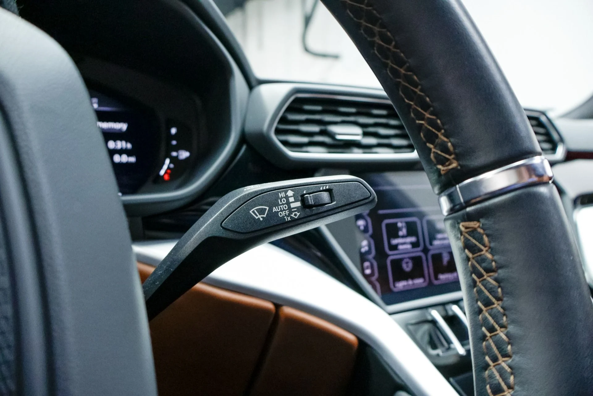 mph038_1966317957_Used_2019_Lamborghini_Urus_1760386129_c72a825fa6