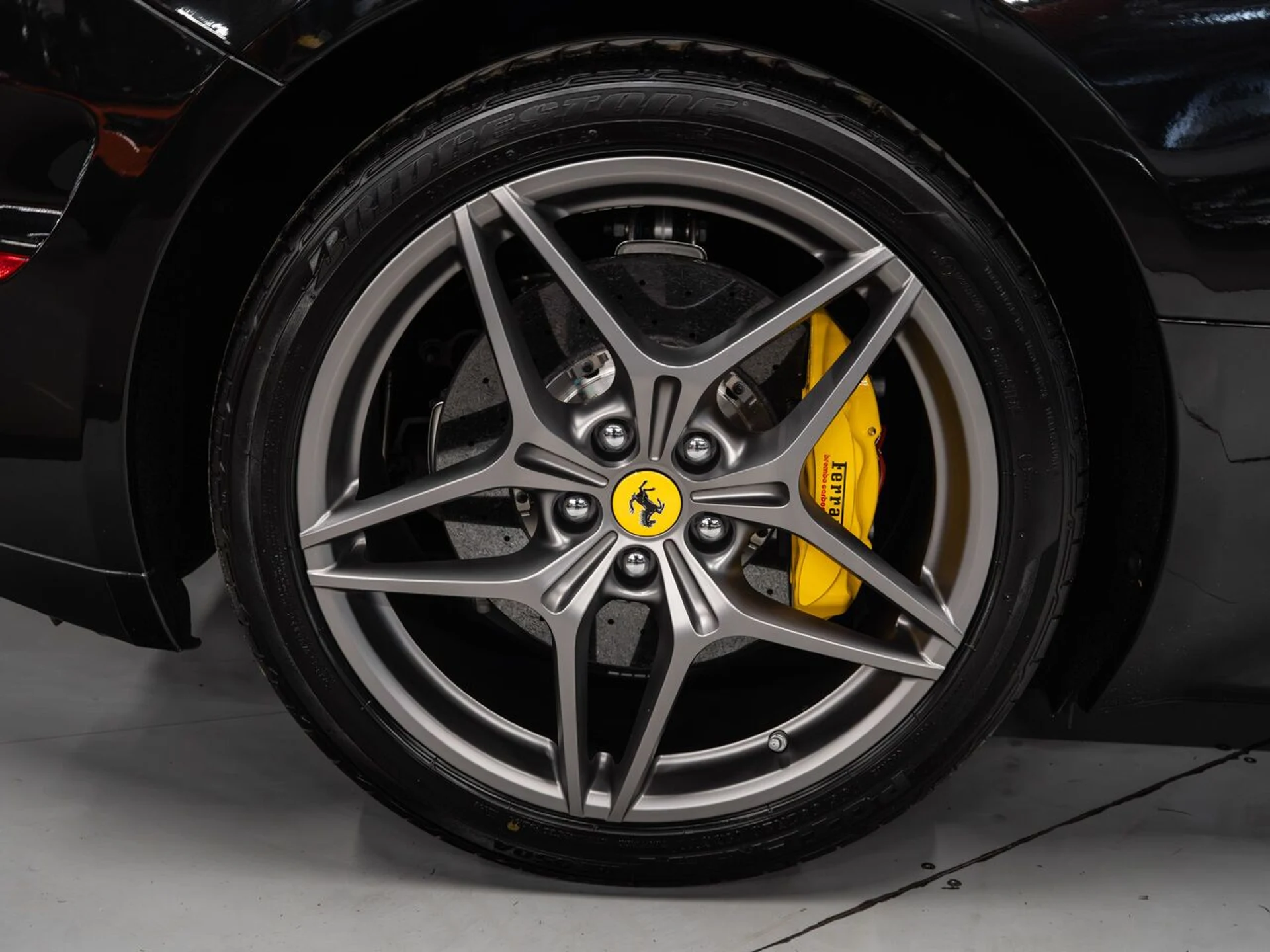 mph038_197050570_ferrari_california_2015_0b75137dfe