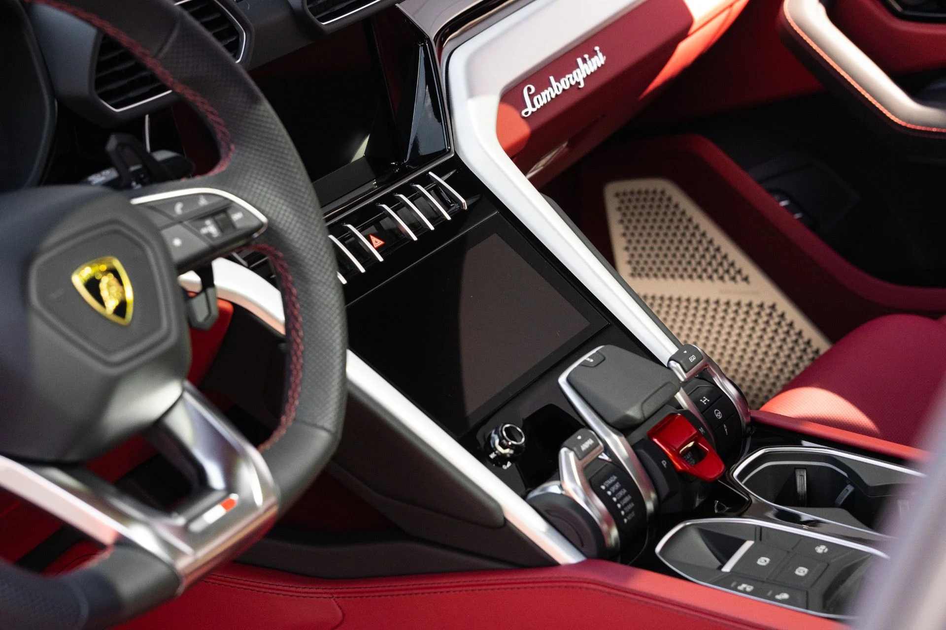 mph038_1985770784_Used_2022_Lamborghini_Urus_1770690392_d3fbde79b4