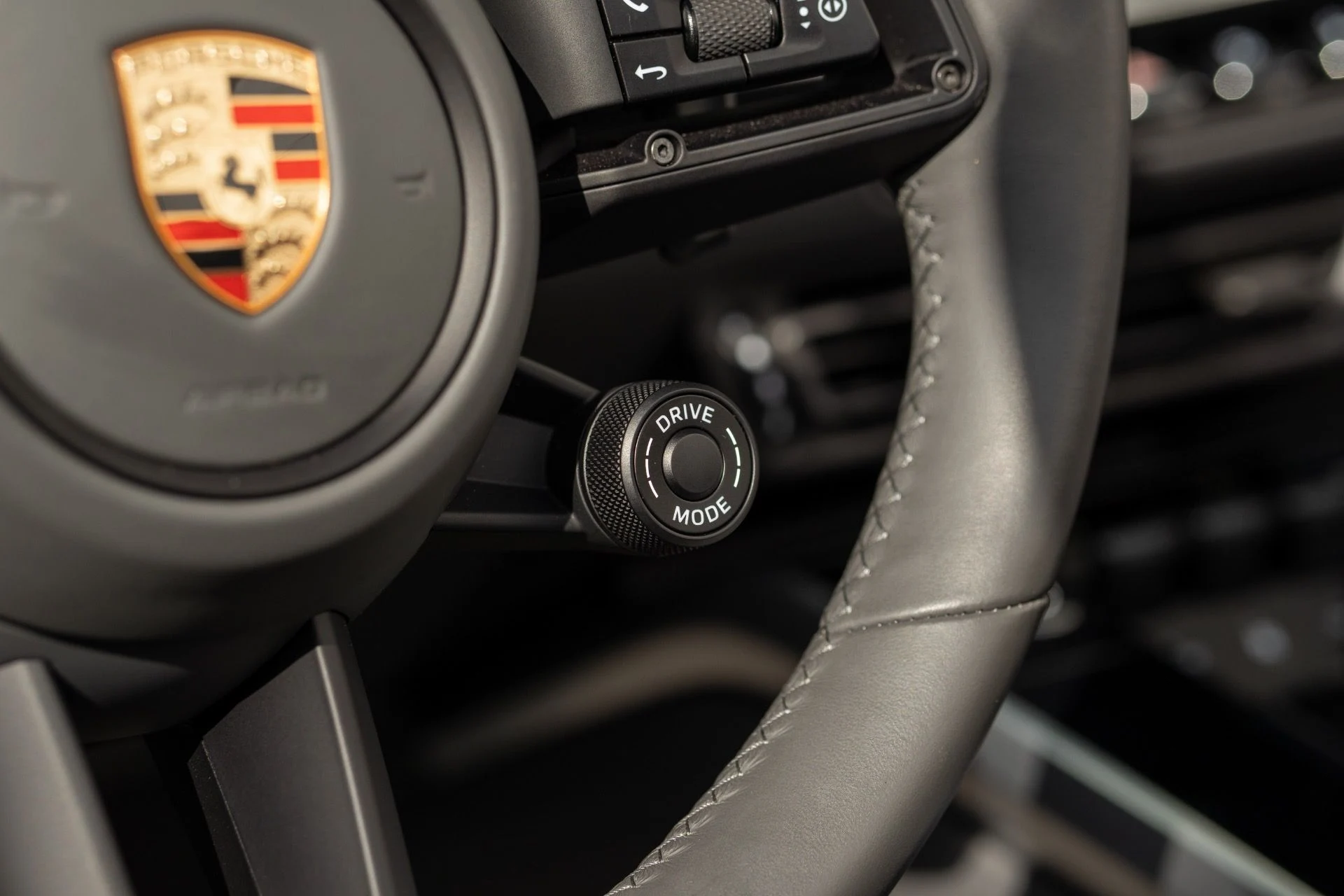 mph038_1986340307_Used_2023_Porsche_911_Turbo_S_1759285627_8ce8268348
