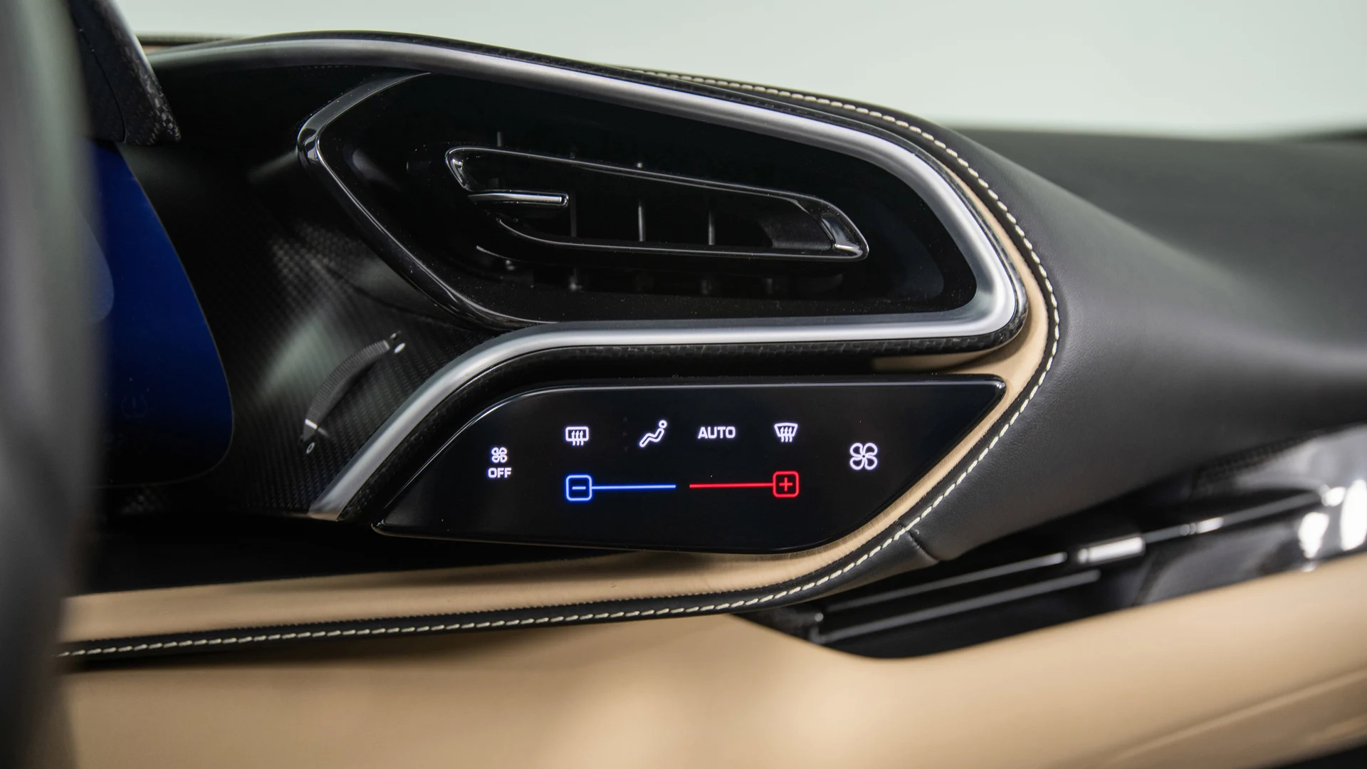 mph038_2000189994_2adbbf046d4040de86d9d8015f0e9bf7_e7f3099754