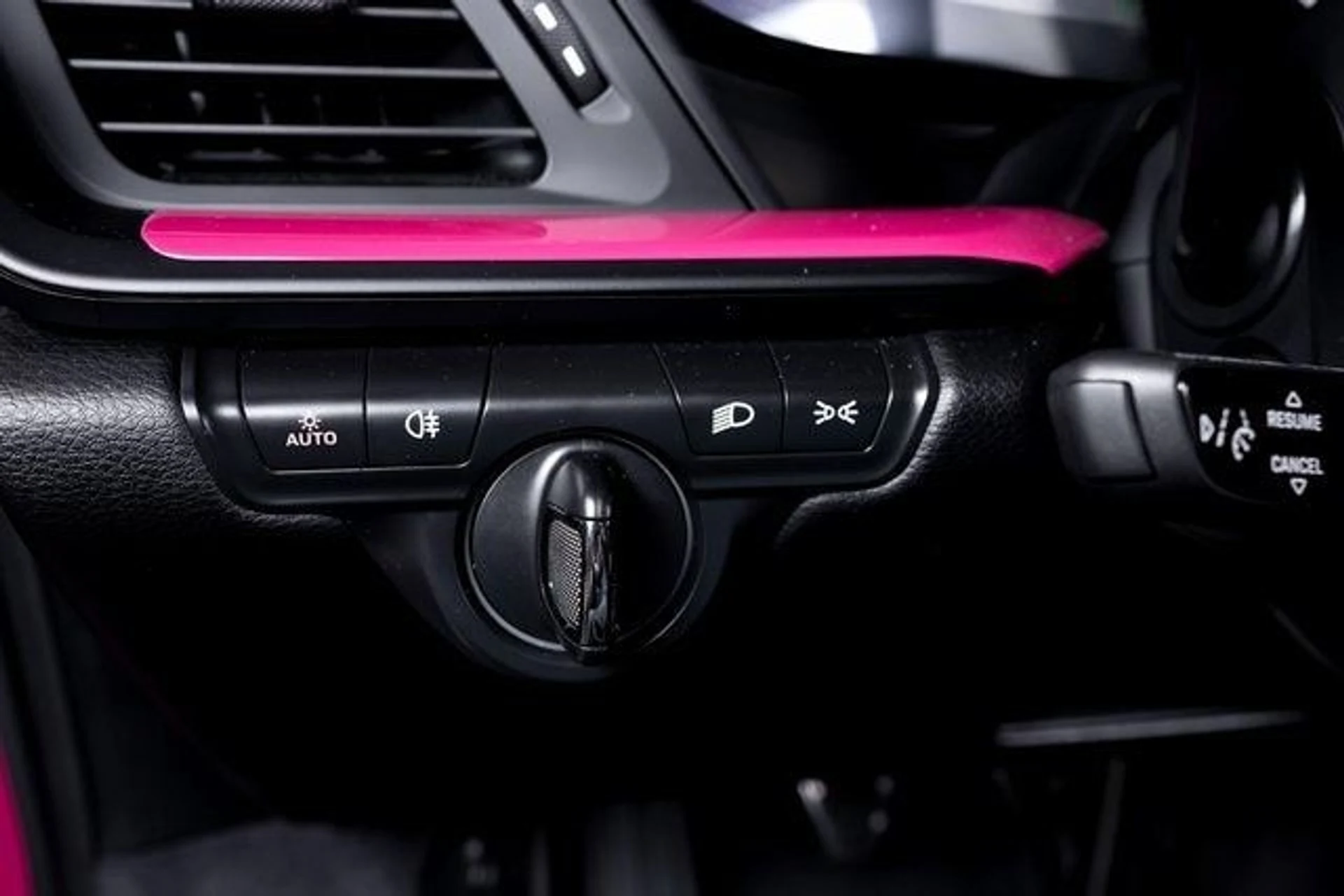 mph038_2000242517_a00b4347a02b303a16bfa9809c1238a8x_927fc06085