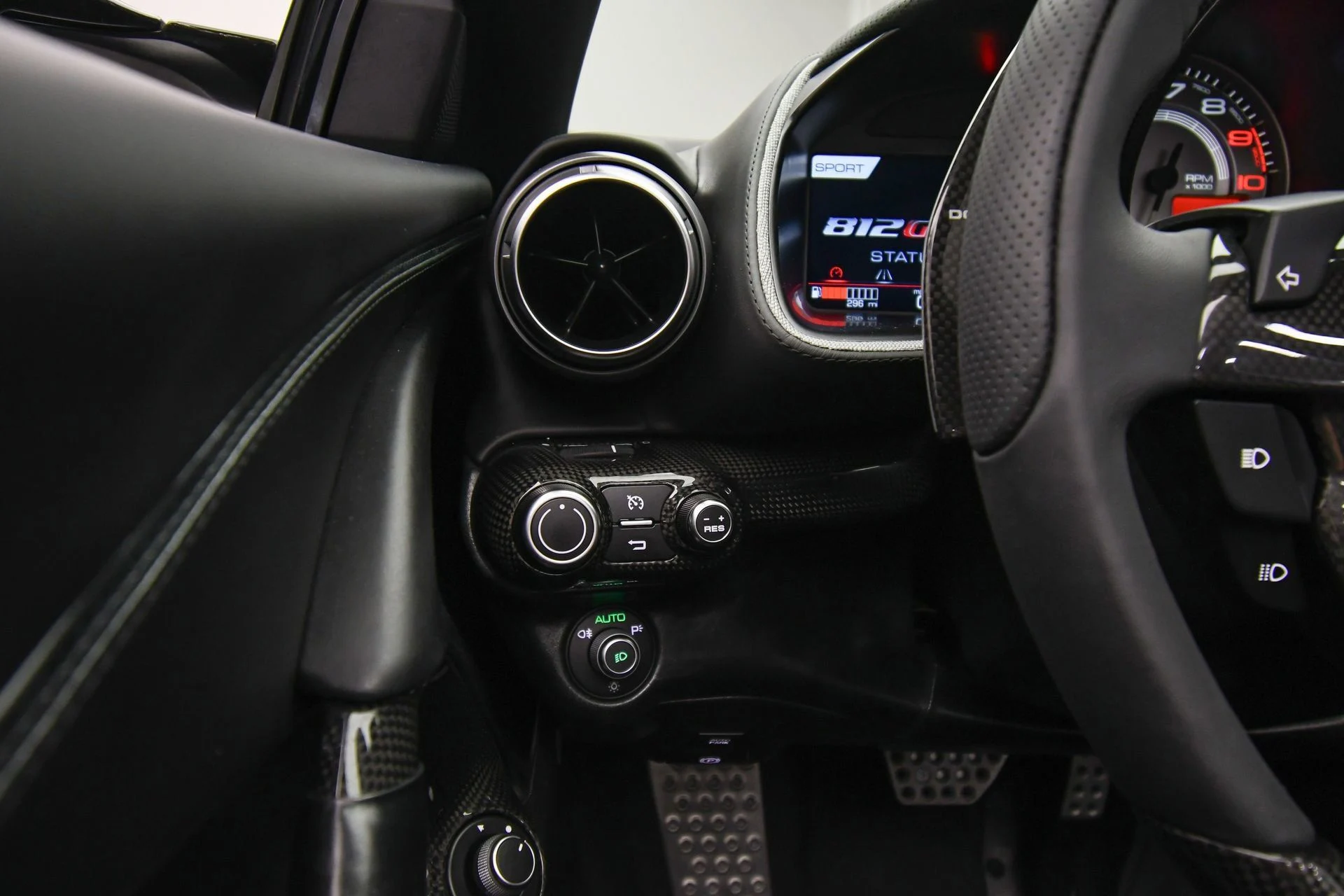 mph038_200215738_958ea3767cf14fc48fa4388171b48340_226d1d2683