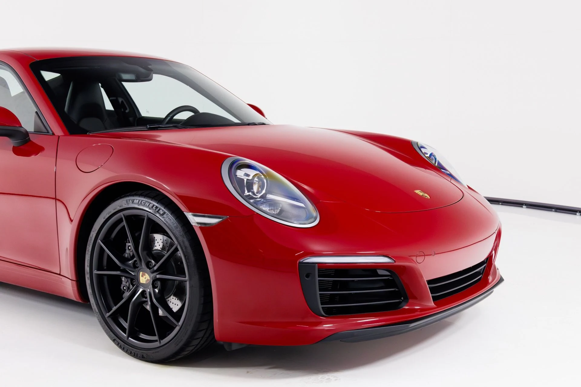 mph038_2035485109_Used_2019_Porsche_911_Carrera_1767051381_8b28eba2cf