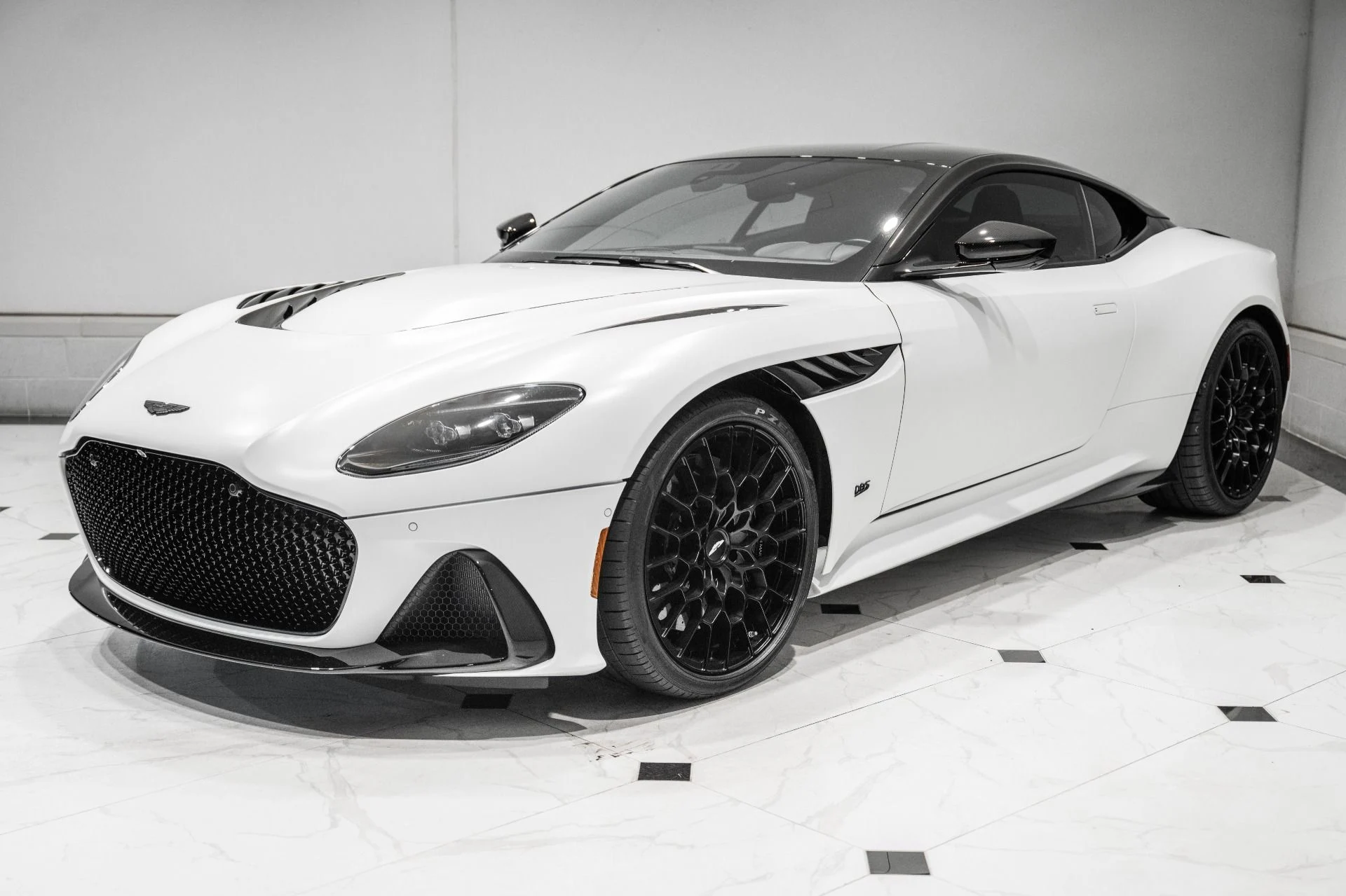 mph038_2038909974_Used_2023_Aston_Martin_DBS_770_Ultimate_1778011376_8c4f5fbf29