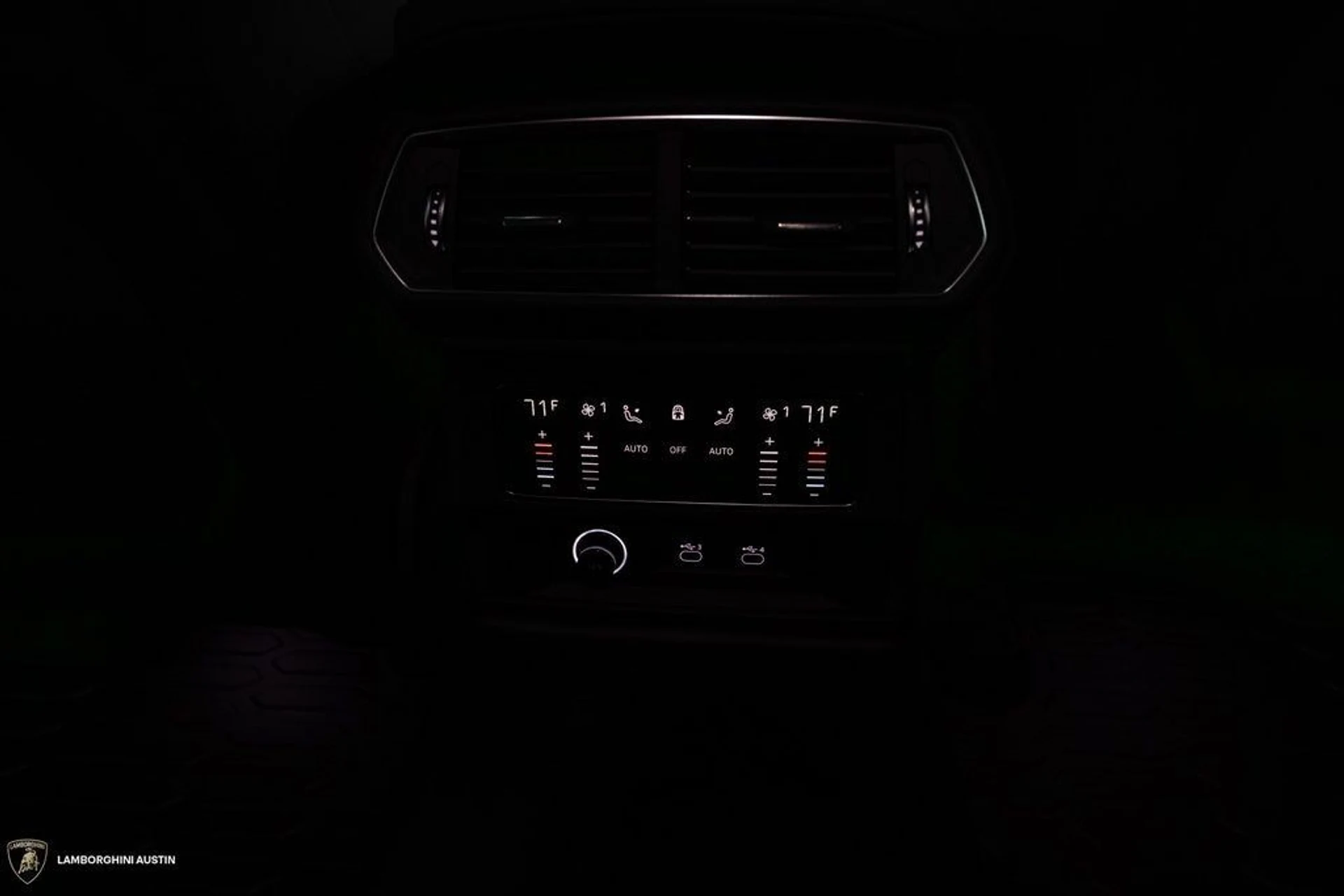 mph038_2043472276_9676c2de3feb118f68707e0f6c2a4c0fx_aa9e6cf046