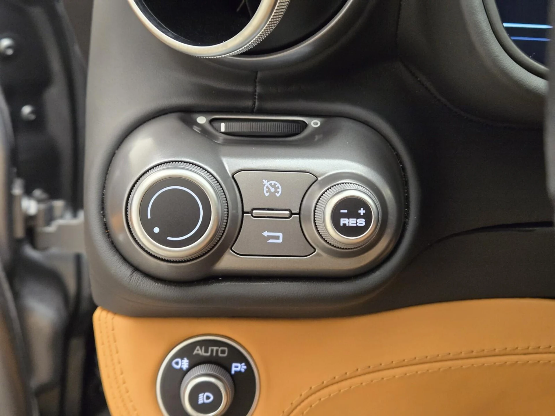 mph038_2045132394_Used_2019_Ferrari_Portofino_1762588095_be752a9bdb