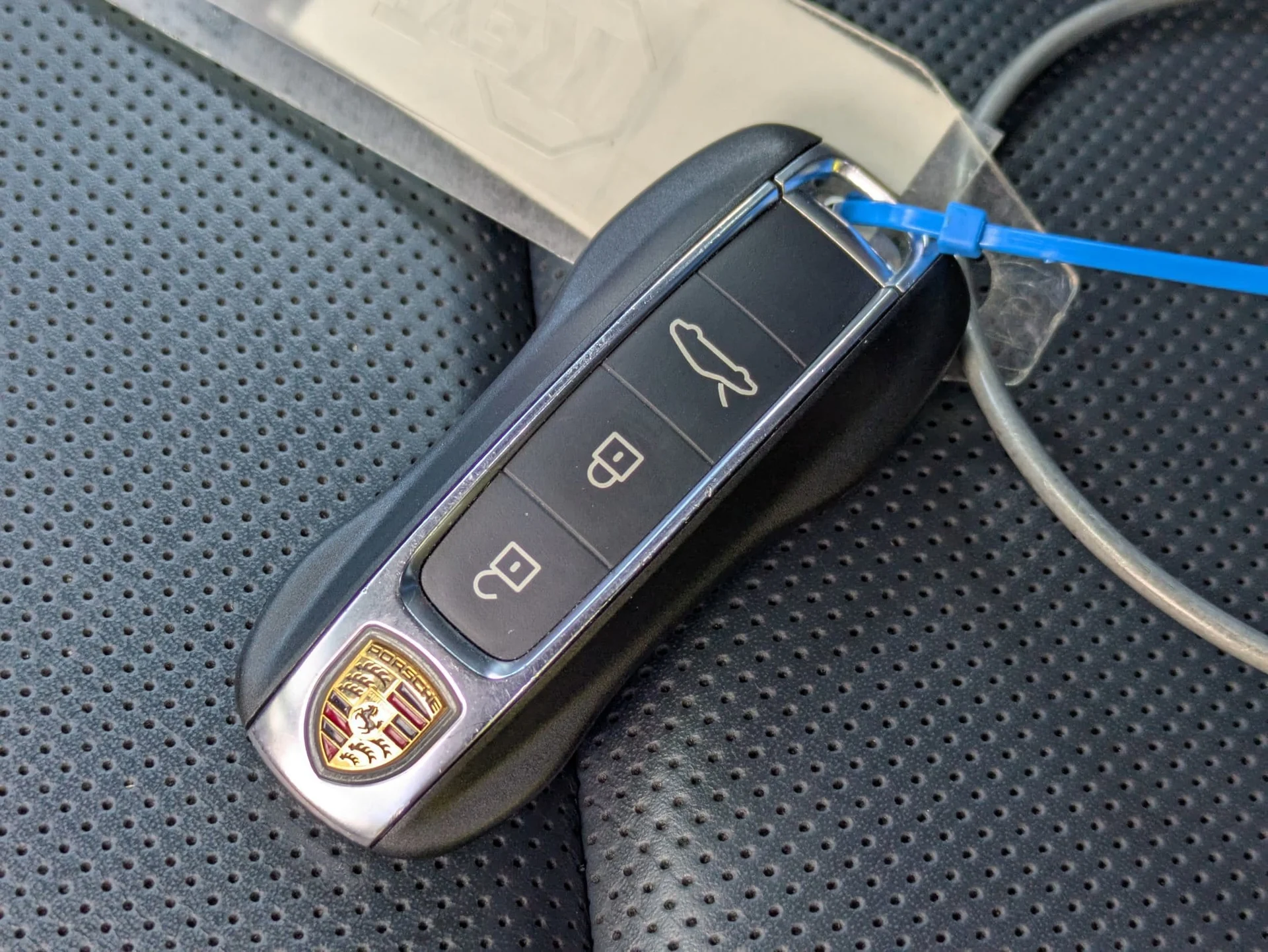 mph038_2053193736_cb68da9d4ceb8e01a715945ecf194f7fx_50ee03de21