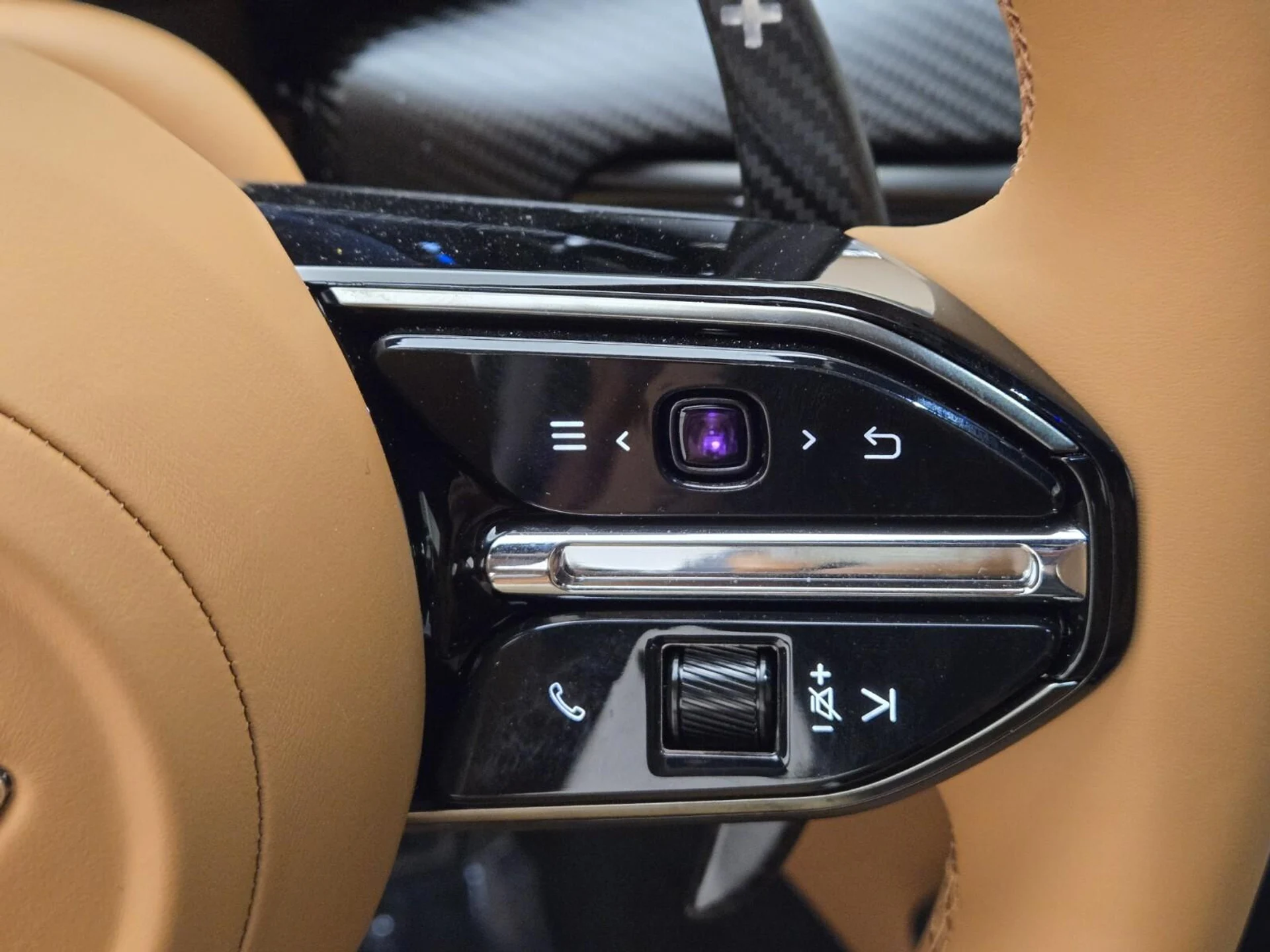 mph038_2053910781_New_2026_Aston_Martin_Vantage_S_1781673533_b9c2b61725