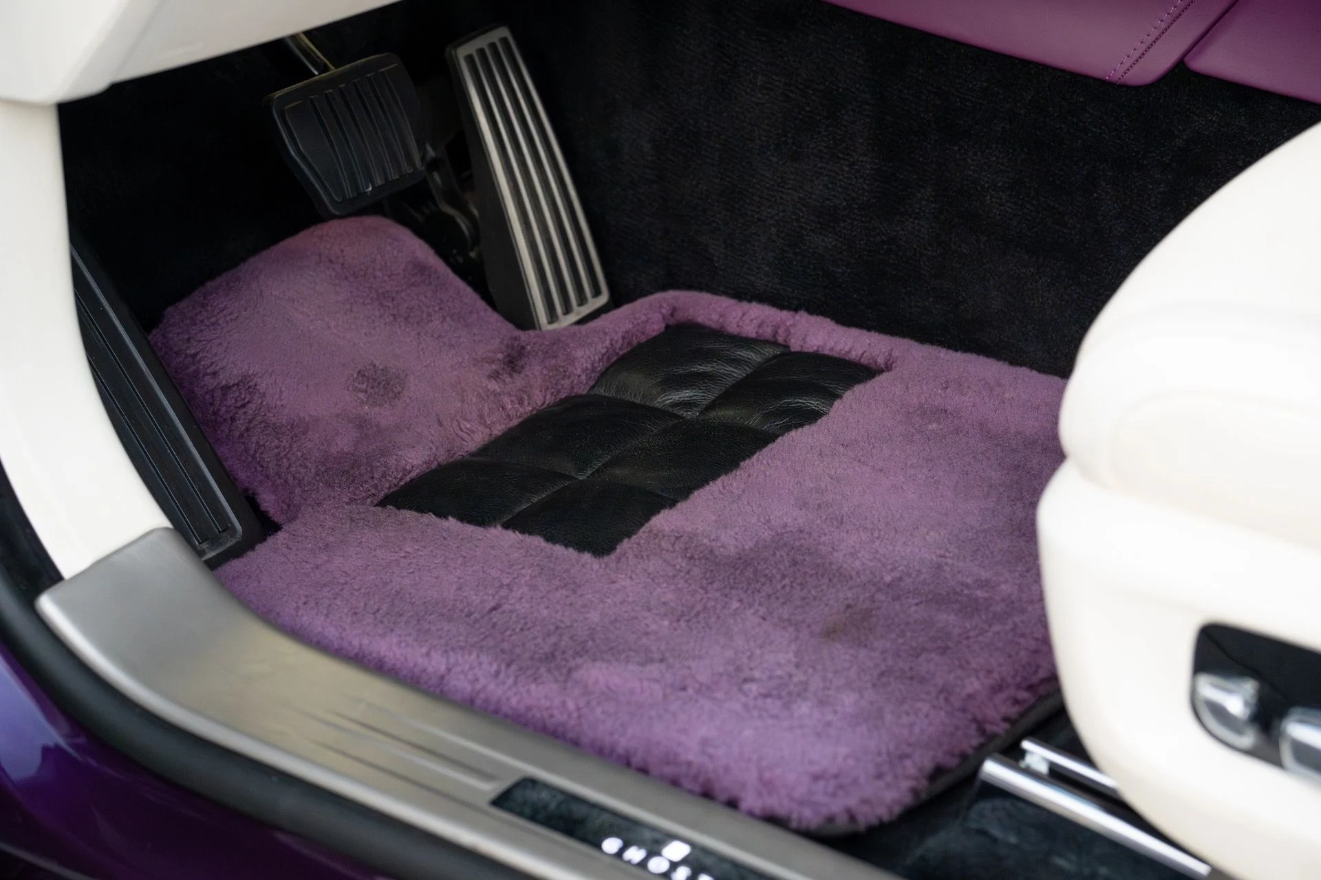 mph038_2064231345_Used_2021_Rolls_Royce_Ghost_1762913749_61f6a79e55