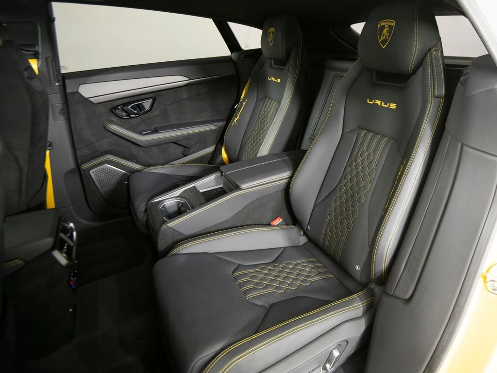 mph038_2072578924_8fde733c70e6dcc17169fe85e552d94bx_0937452858