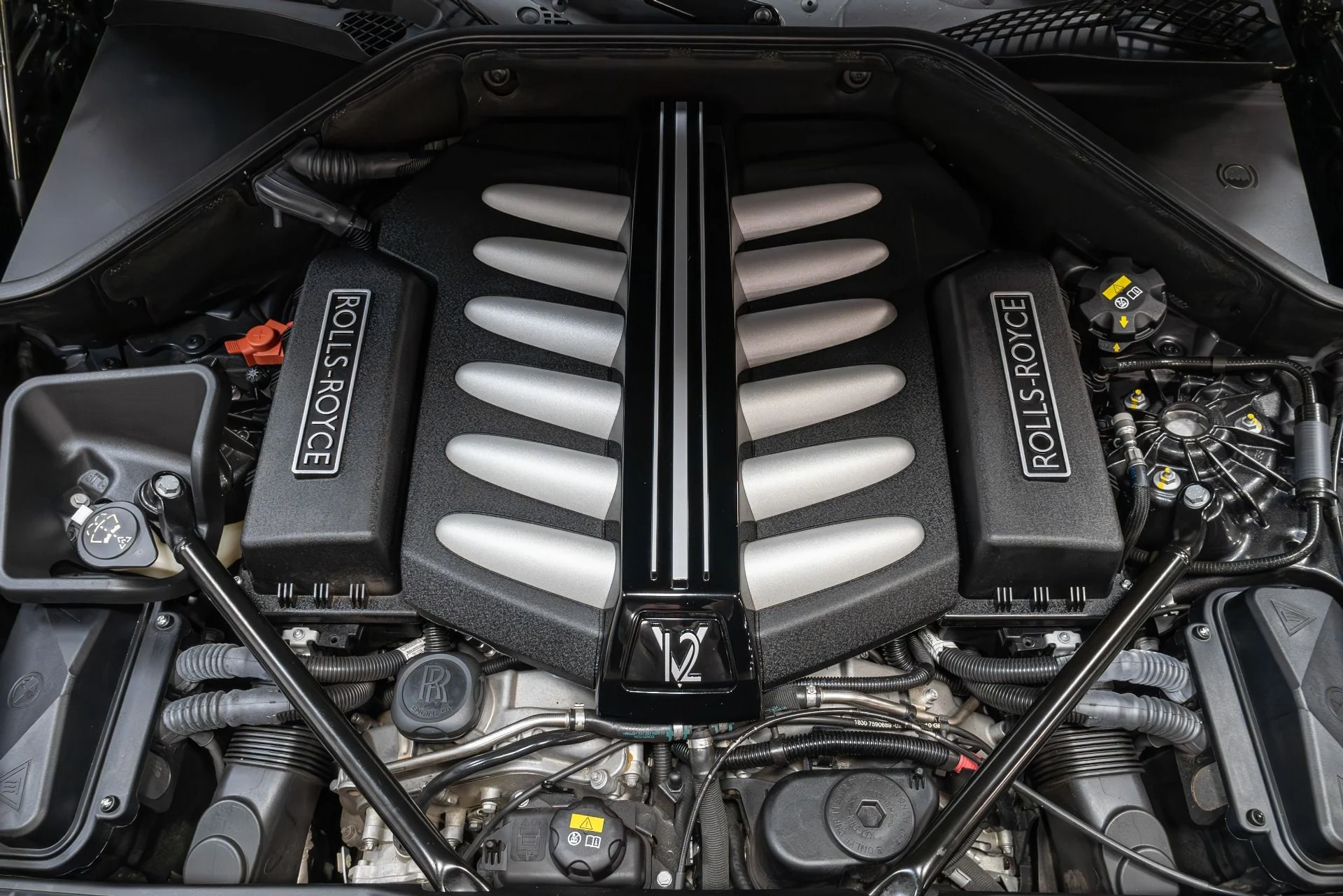 mph038_2083053282_Used_2016_Rolls_Royce_Wraith_1765322495_1146bab6a2