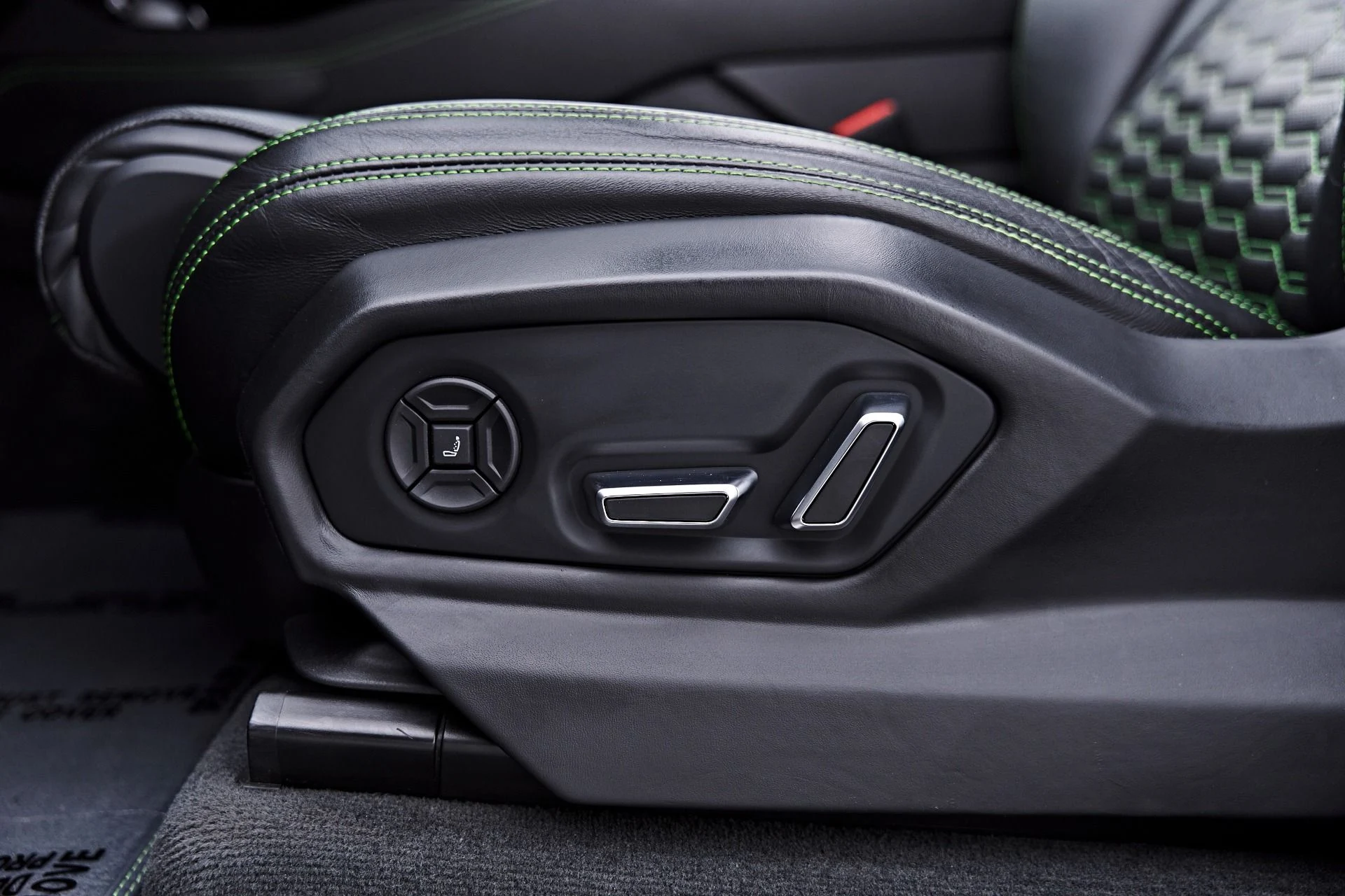 mph038_2084317772_Used_2021_Lamborghini_Urus_1788457922_e086406744