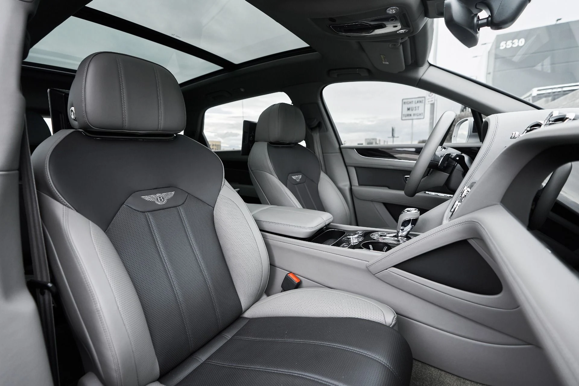 mph038_2084566764_Used_2023_Bentley_Bentayga_EWB_Azure_1763502528_257105ef20