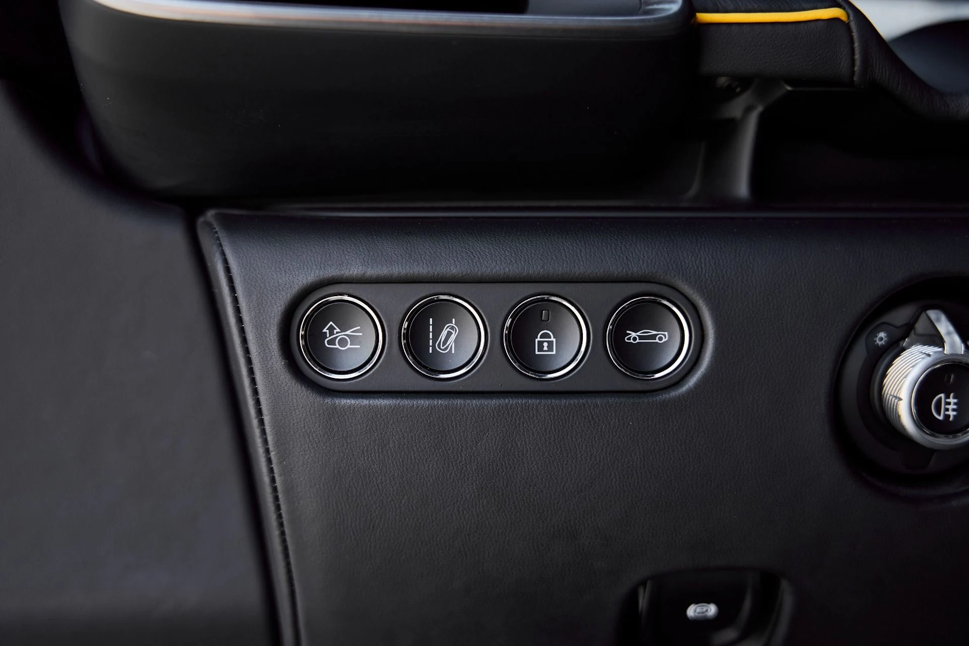 mph038_2084841776_Used_2023_Mc_Laren_Artura_1770256474_a4312fb5a1