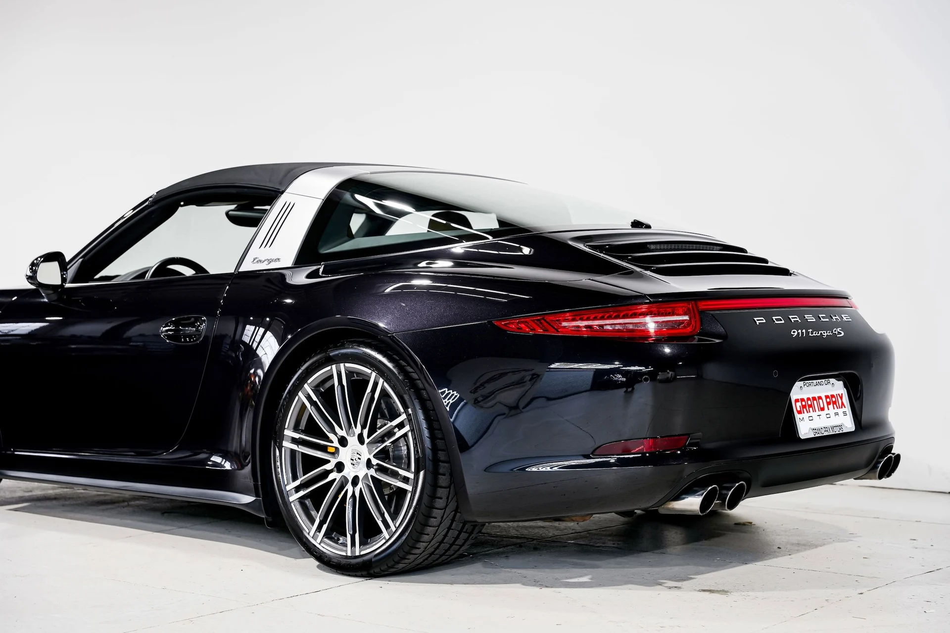 mph038_2102955274_c8a14051156ef0772149a7e147cb7a66x_888f4d8153