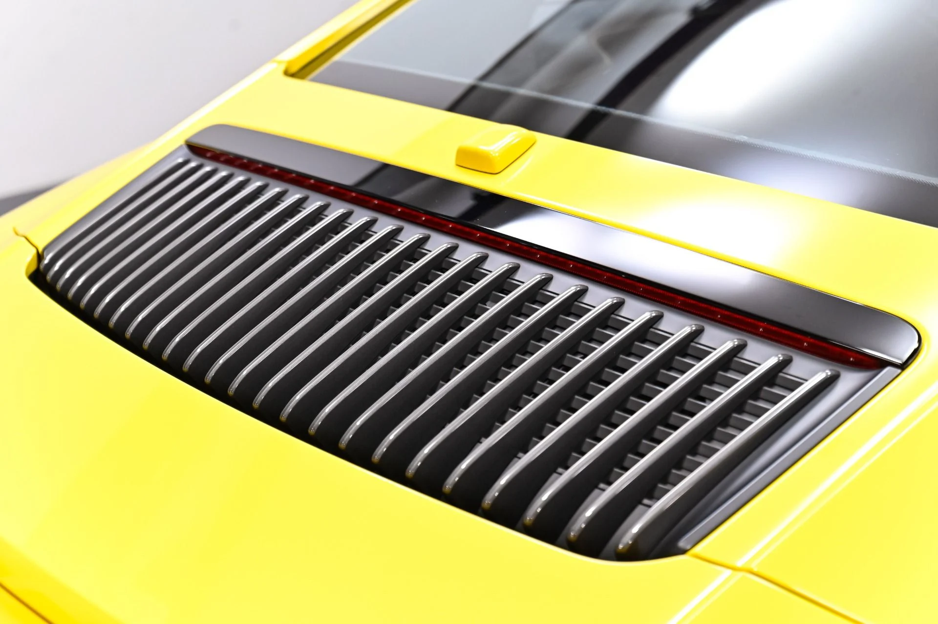 mph038_2123505565_Used_2018_Porsche_911_Carrera_T_1790277713_a5cbc95b40