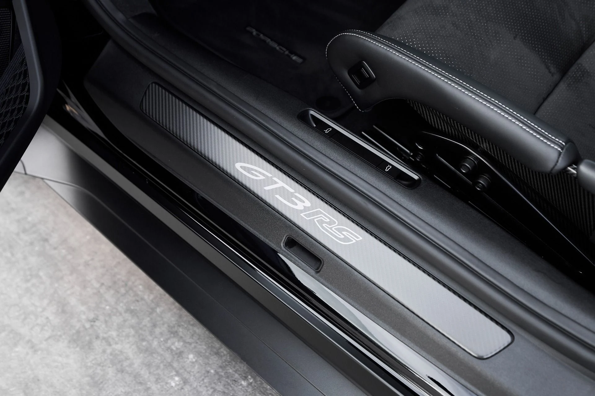 mph038_2124061588_Used_2025_Porsche_911_GT_3_RS_1762914477_4d421f86e1