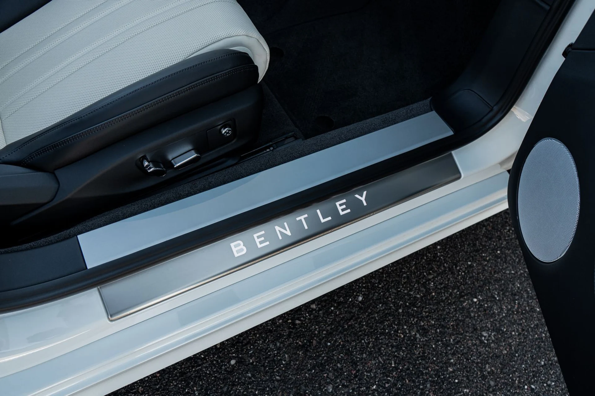 mph038_2127808140_78e51b60_3563_4f2a_afda_d799e49a653a_114e2679de