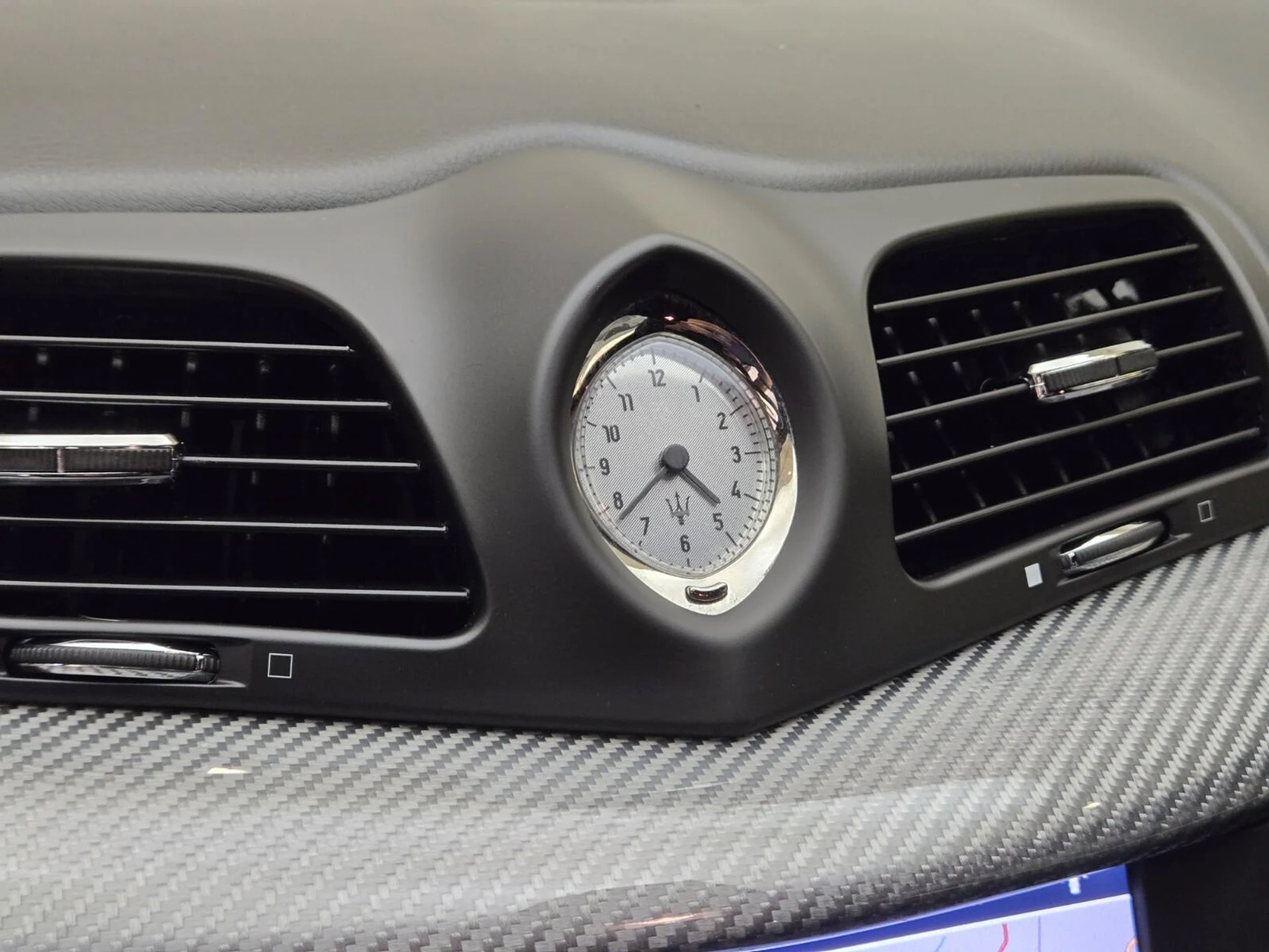 mph038_2134339491_Used_2017_Maserati_Gran_Turismo_1762500459_9c7b073768